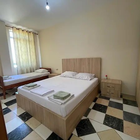 125 Тирана