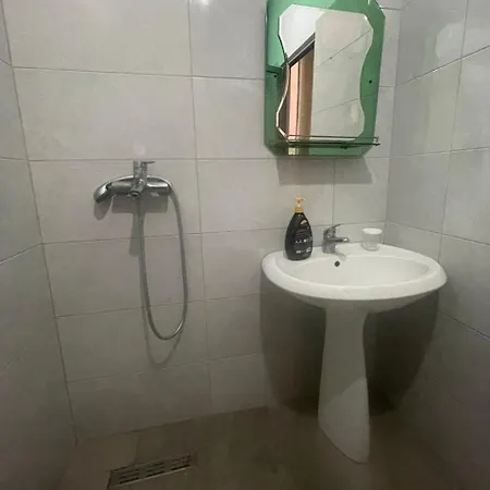 Bajovah & Restaurant Apartamento Tirana
