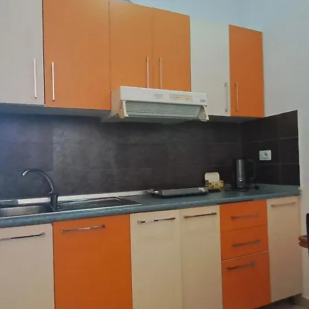 Bajovah & Restaurant Apartamento Tirana