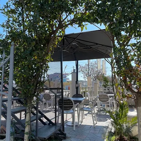 125 & Restaurant Tiran