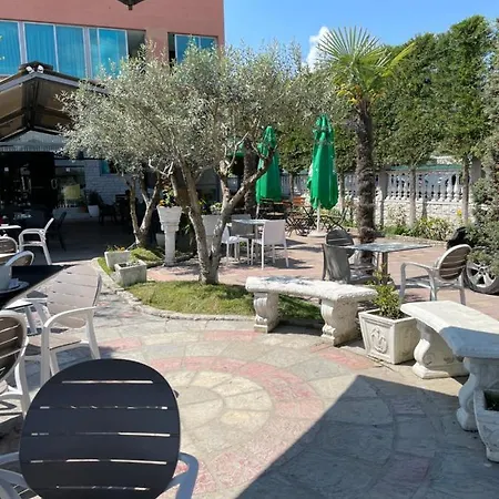 125 & Restaurant Daire Tiran
